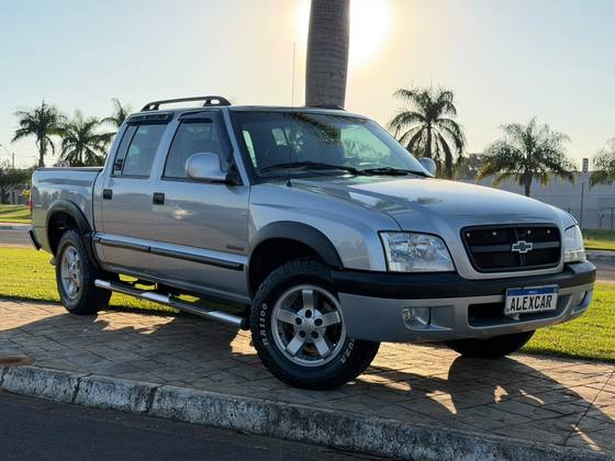 CHEVROLET S10 2.4 ADVANTAGE 4X2 CD 8V FLEX 4P MANUAL CHEVROLET S10 2.4 ADVANTAGE 4X2 CD 8V FLEX 4P MANUAL